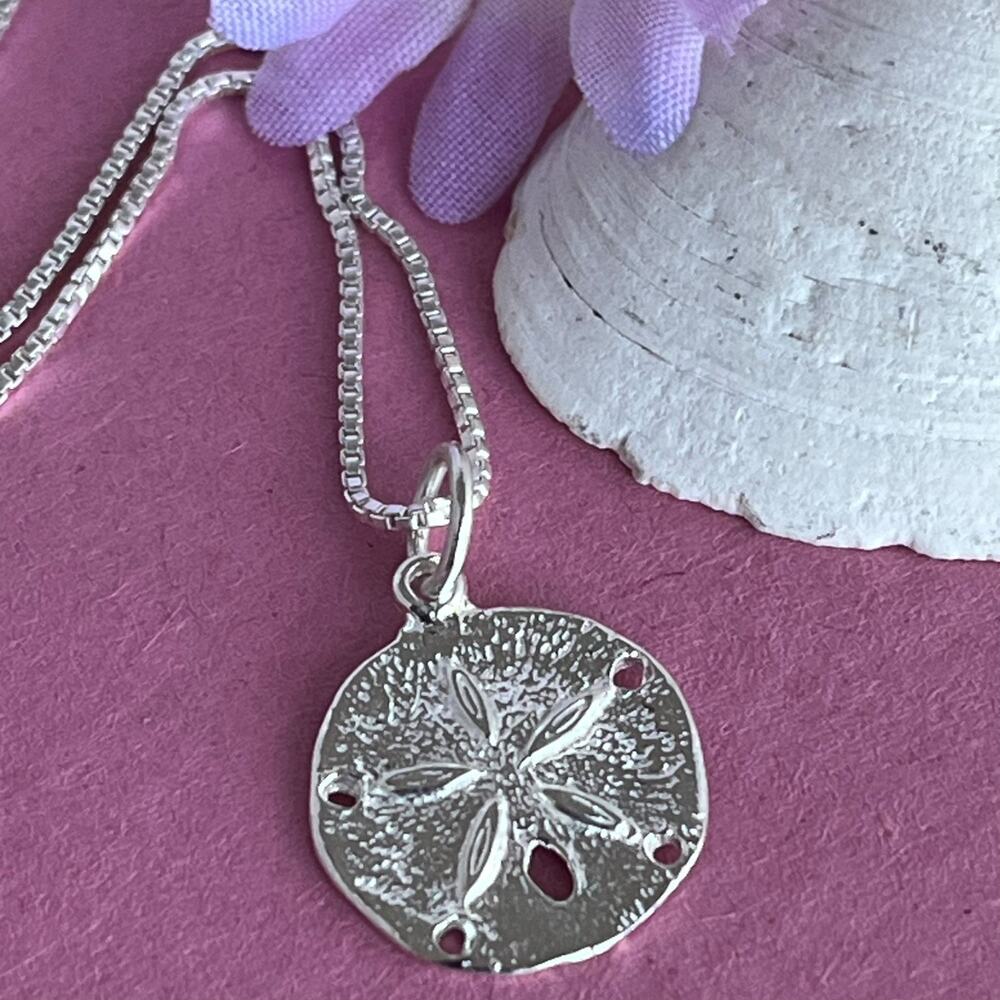 Sterling Silver Necklace and Sand Dollar pendant on 16inch box chain